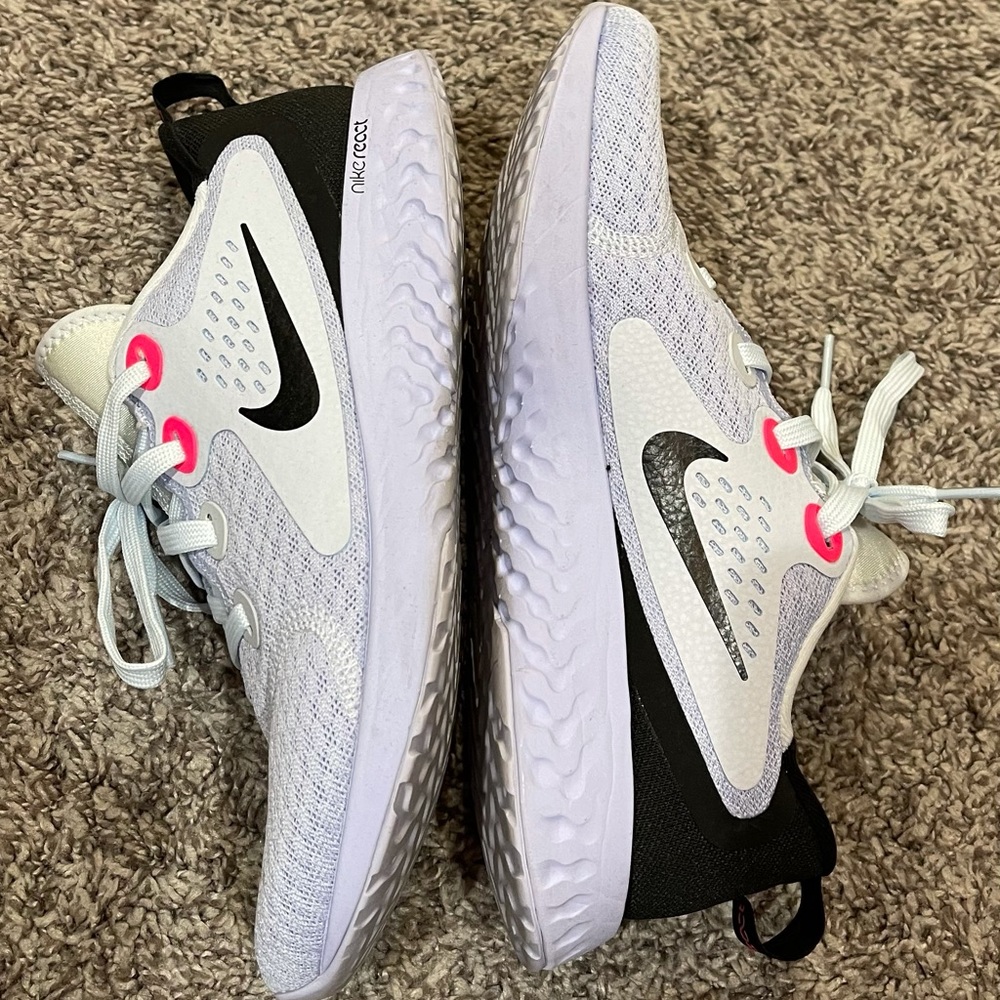 Nike Legend React Size 7.5, Worn Once - image 3